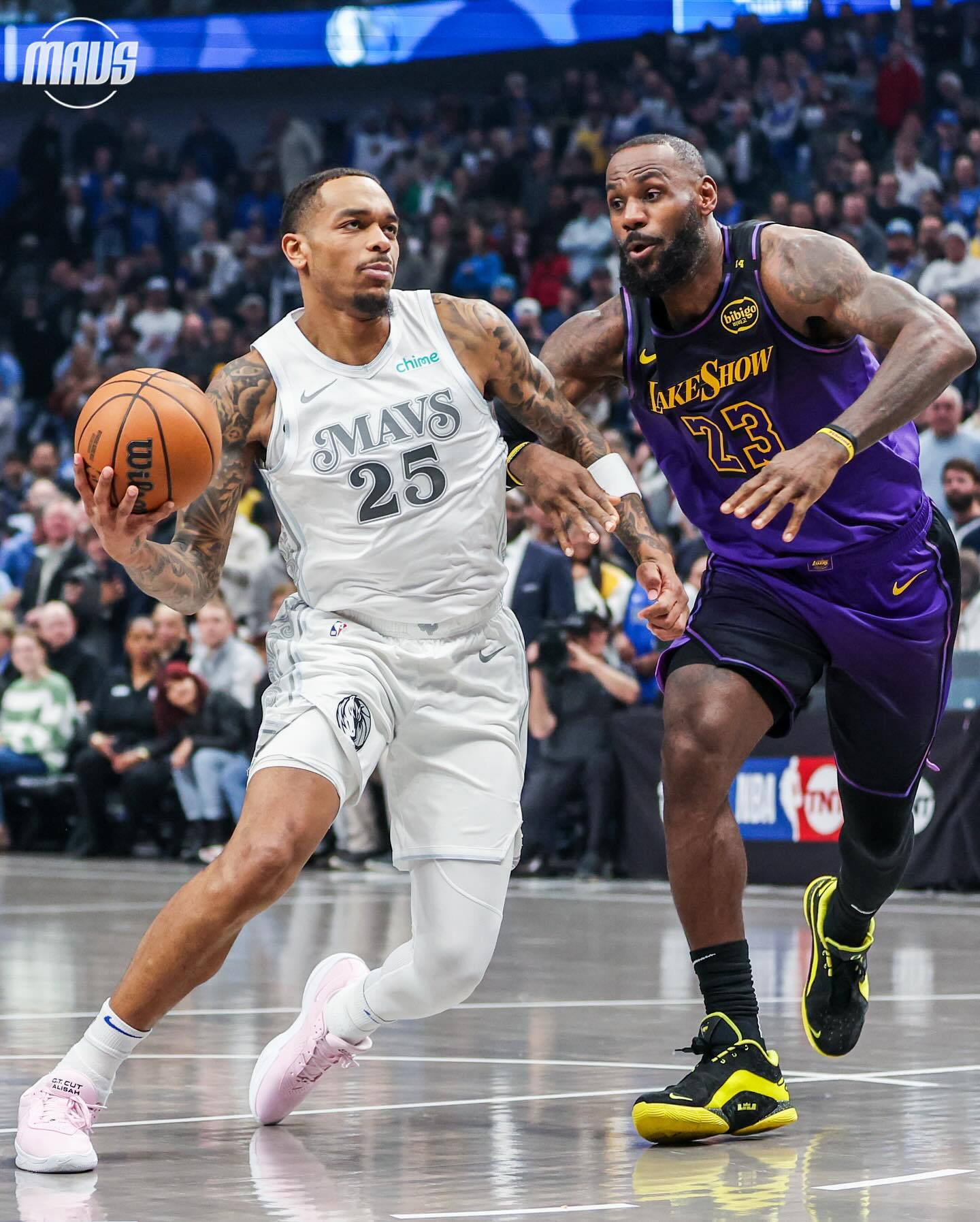 包含国际比赛日突围战来临，达拉斯独行侠围绕欧篮联刷新队史纪录，底气十足，训练强度明显提升的词条